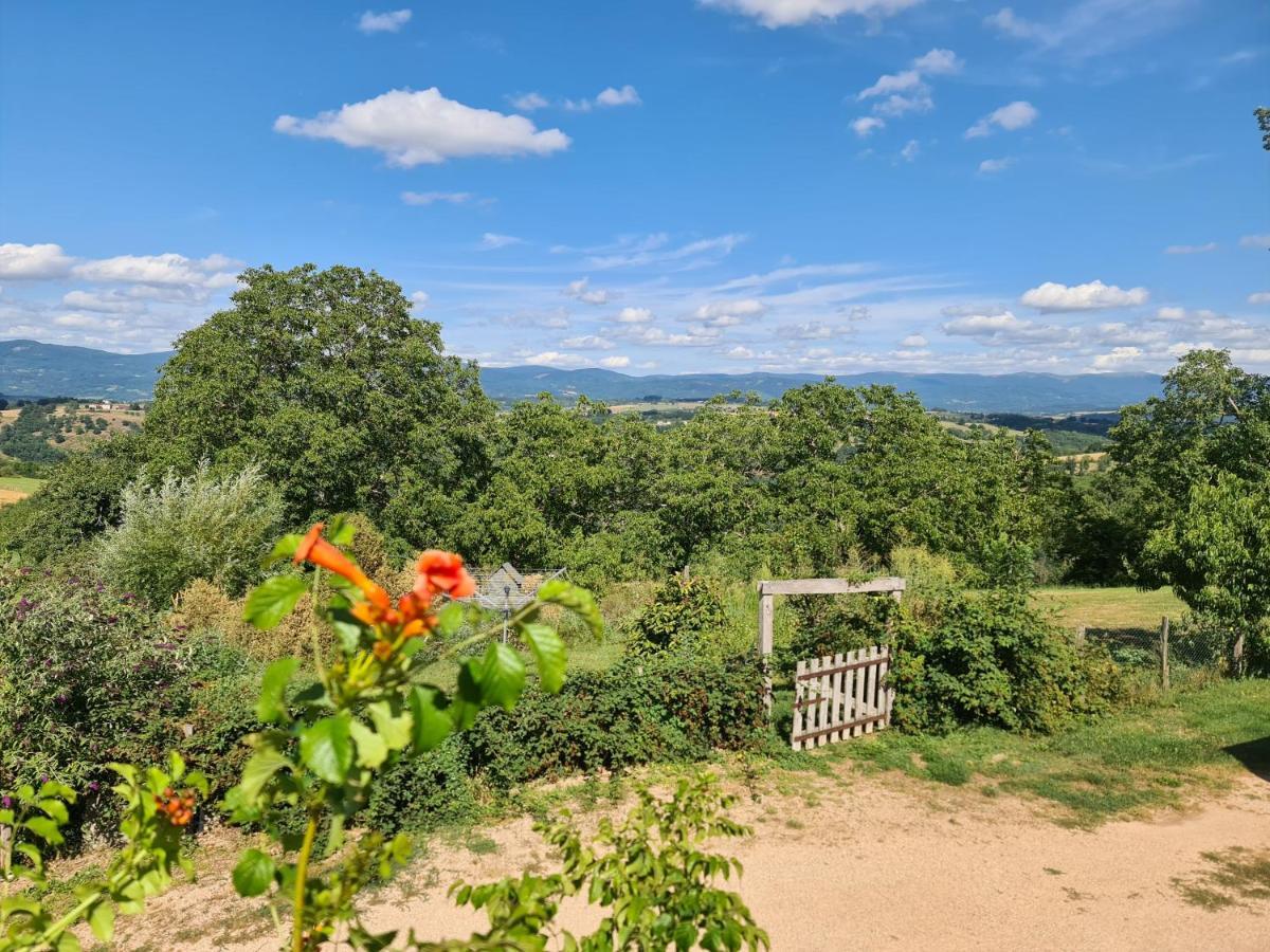 Gite Chez Tiane Saint-Flour-L'Etang Bagian luar foto