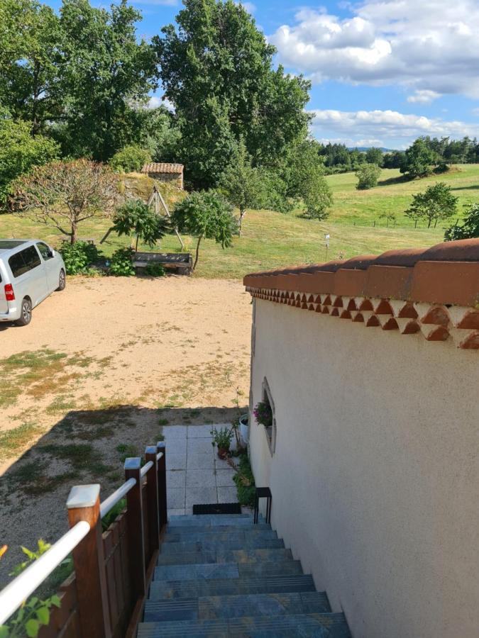 Gite Chez Tiane Saint-Flour-L'Etang Bagian luar foto